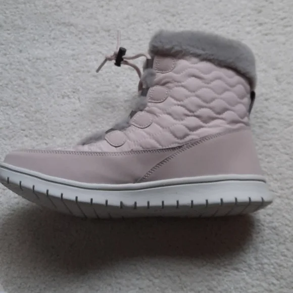 3. Ryka Snow Bound Women's Boots - Picture 5 of 11